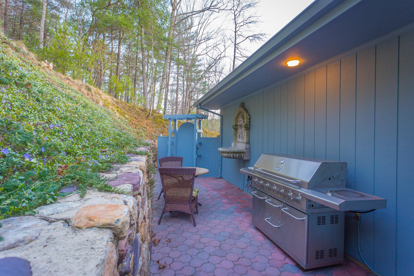 5384 Willow Spring Road Roanoke, VA 24018 - Photo 46 of 48 IMG_6207