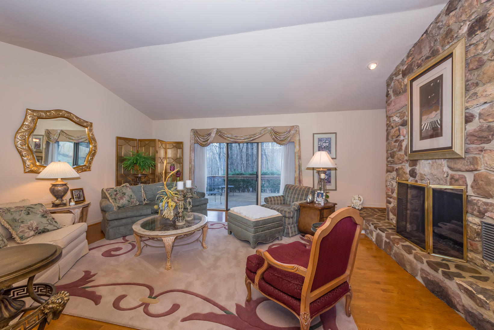 5384 Willow Spring Road Roanoke, VA 24018 - Photo 7 of 48 Living Room