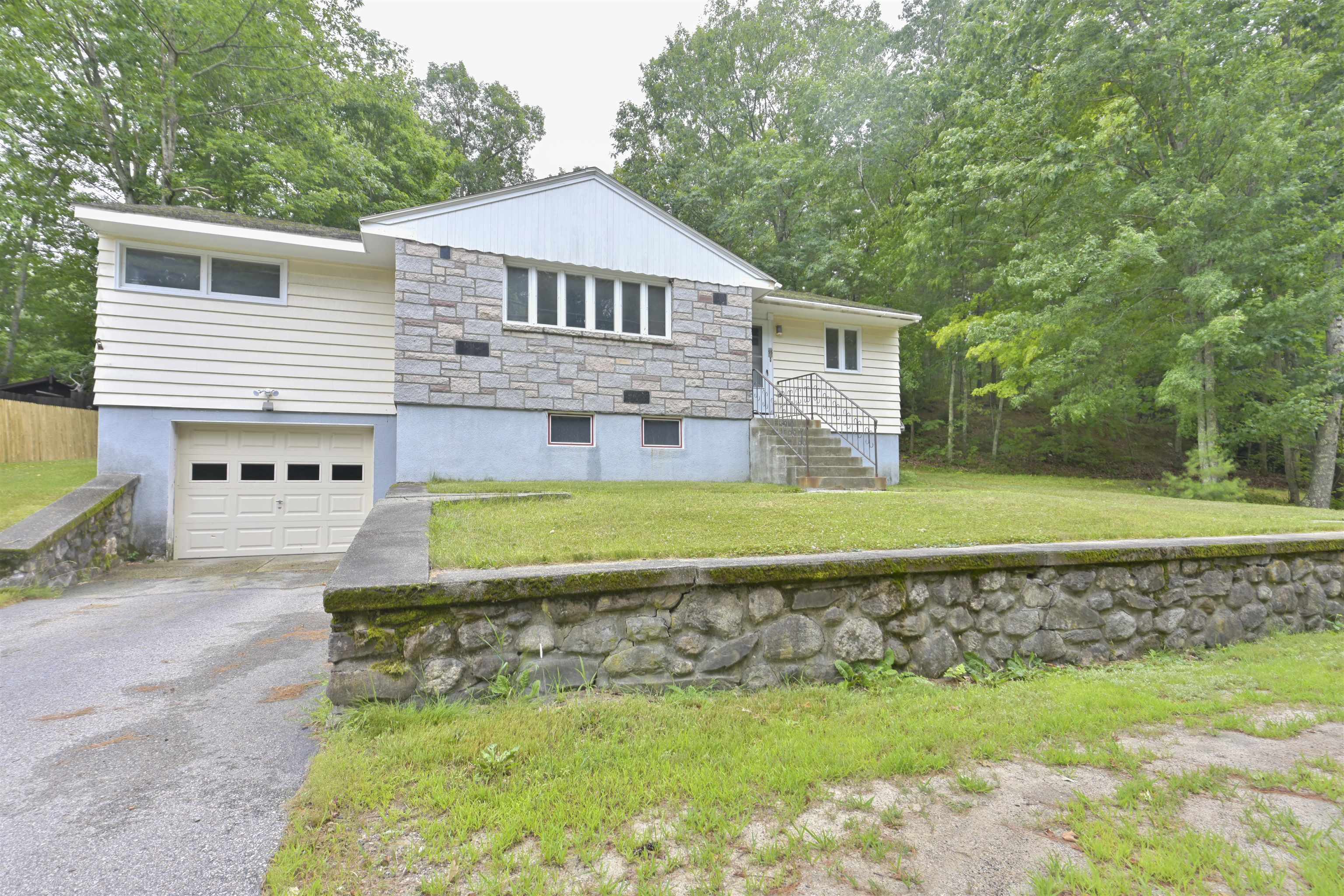 55 Epping Street Raymond, NH 03077 - Photo 1 of 50