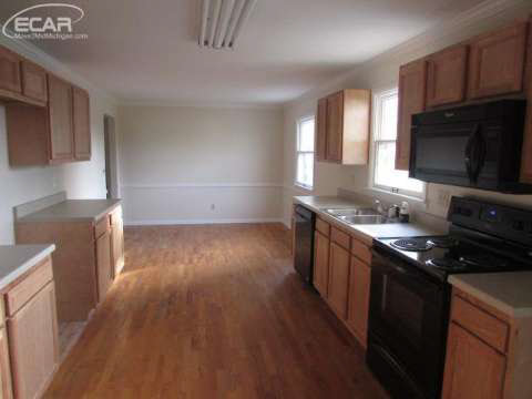 8128 Jordan Road Grand Blanc, MI 48439 - Photo 3 of 18 20454211-2.JPG