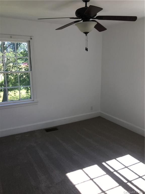 532 Bowman Road Charlotte, NC 28217 - Photo 4 of 10 Gallery Image 4