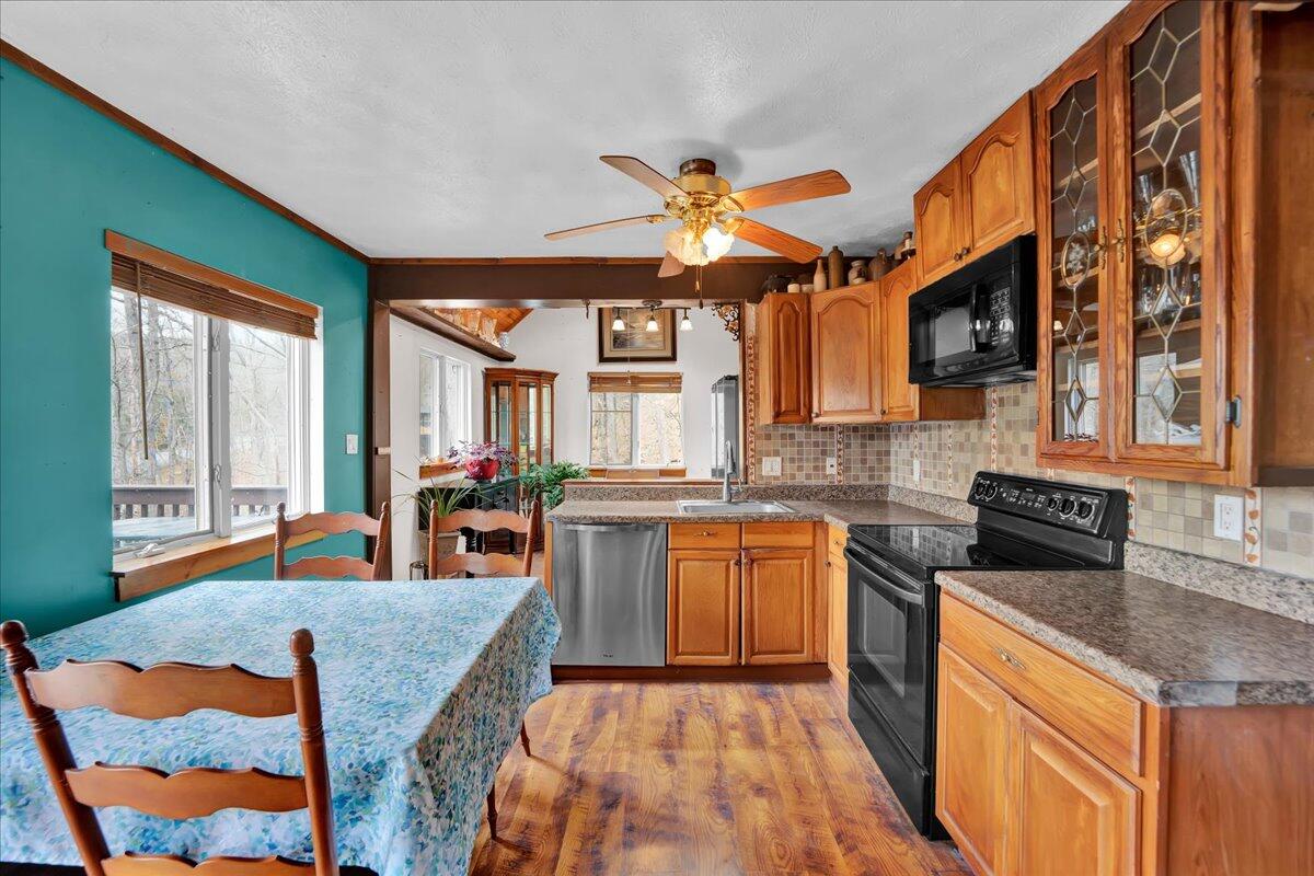 338 Canterbury Road Bushkill, PA 18324 - Photo 3 of 78 09-A7405163