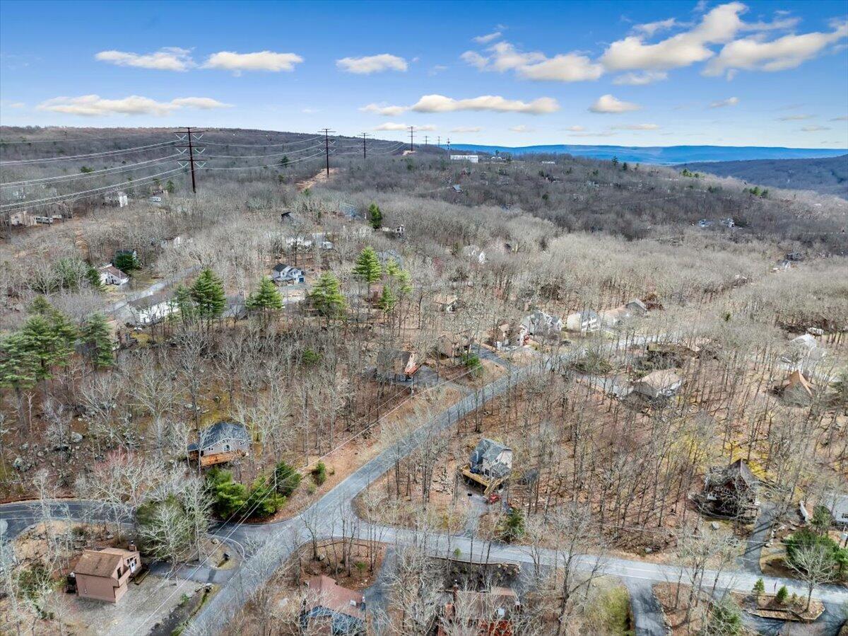 338 Canterbury Road Bushkill, PA 18324 - Photo 46 of 78 50-DJI_0783