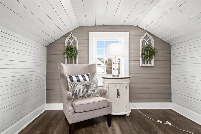 $364,929 | 104 North Main Street, Byrdstown, TN 38549