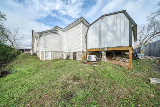 $364,929 | 104 North Main Street, Byrdstown, TN 38549