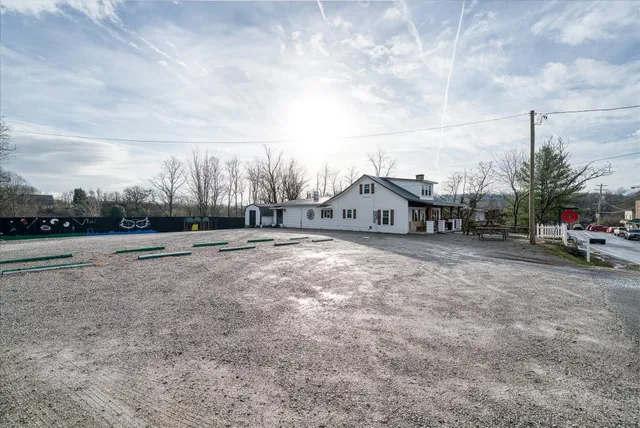 $364,929 | 104 North Main Street, Byrdstown, TN 38549