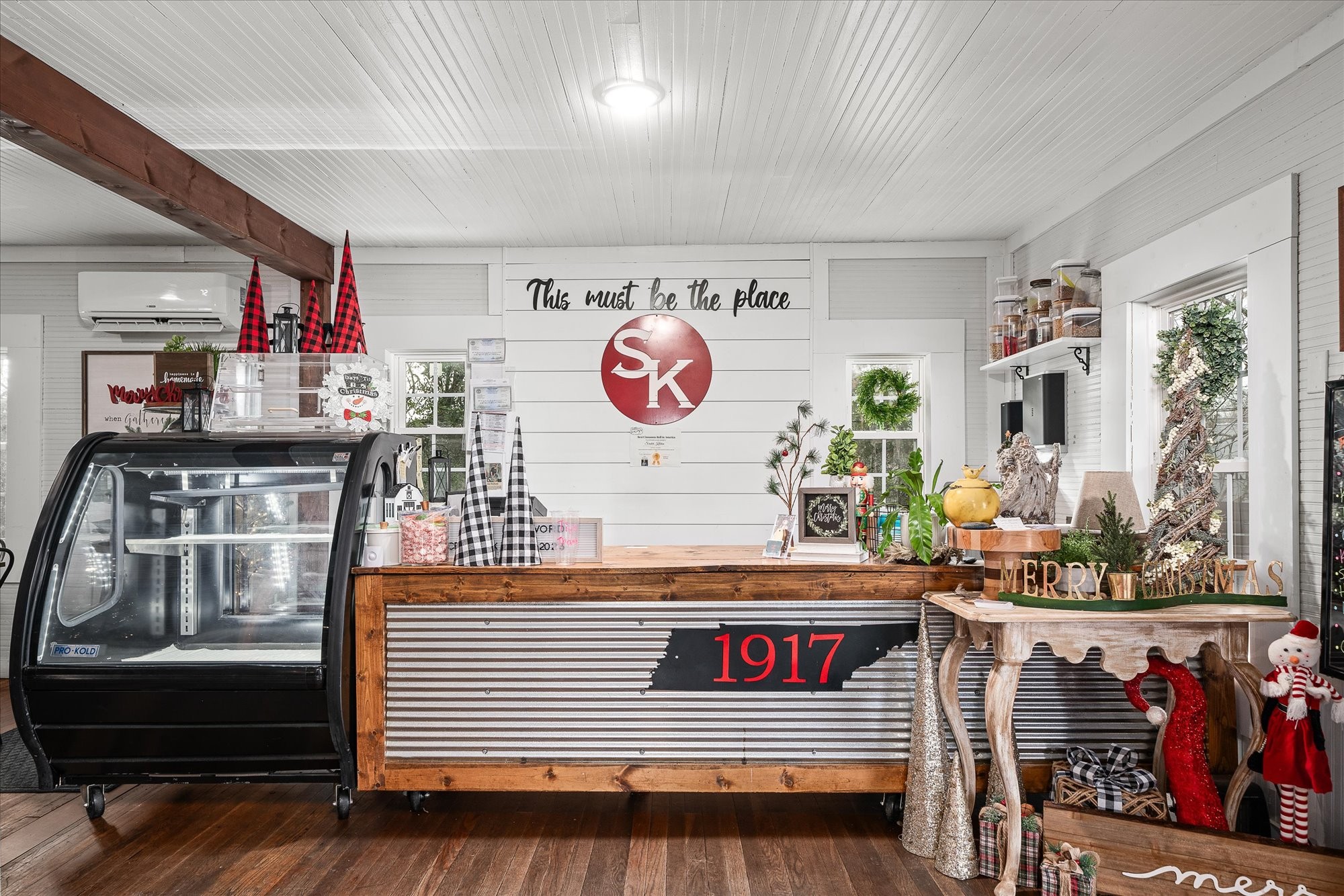 104 North Main Street Byrdstown, TN 38549 - Photo 3 of 33