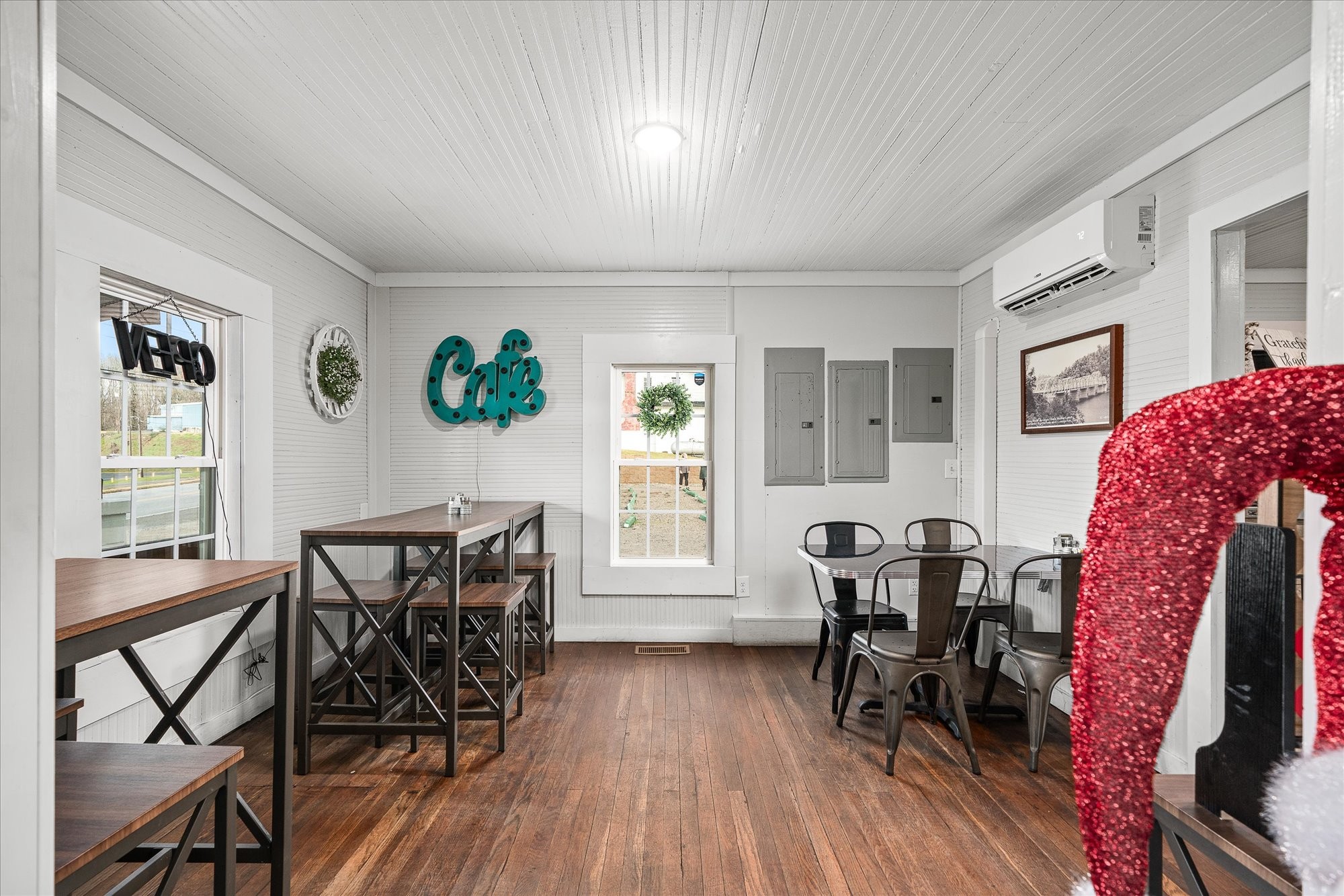 104 North Main Street Byrdstown, TN 38549 - Photo 5 of 33