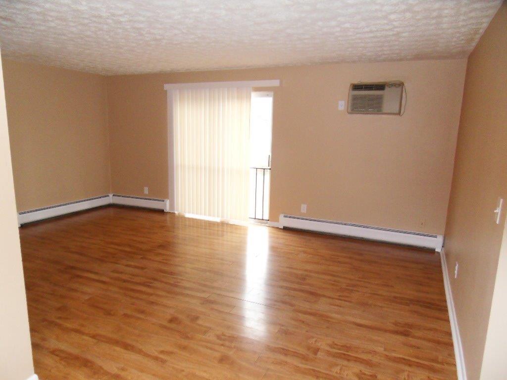 6254 Daly Road, Unit 12 Cincinnati, OH 45224 - Photo 3 of 8