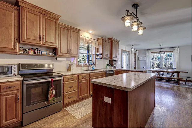 $670,000 | N2636 Sumac Road, Pulaski, WI 54162