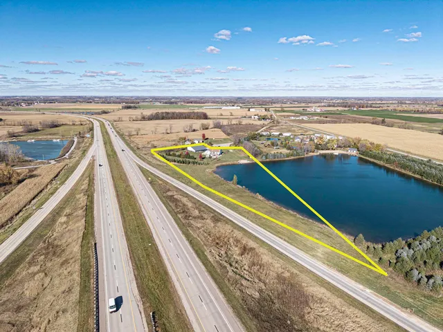 $670,000 | N2636 Sumac Road, Pulaski, WI 54162