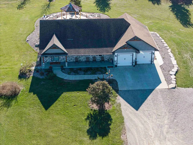 $670,000 | N2636 Sumac Road, Pulaski, WI 54162