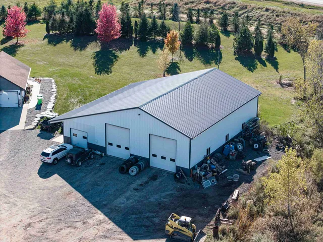 $670,000 | N2636 Sumac Road, Pulaski, WI 54162