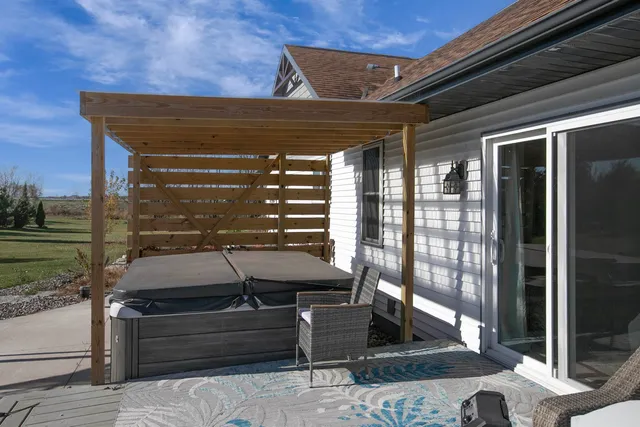 $670,000 | N2636 Sumac Road, Pulaski, WI 54162