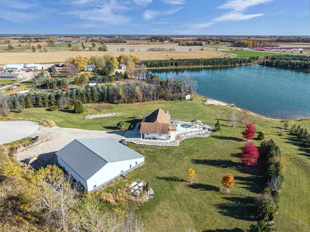 $670,000 | N2636 Sumac Road, Pulaski, WI 54162