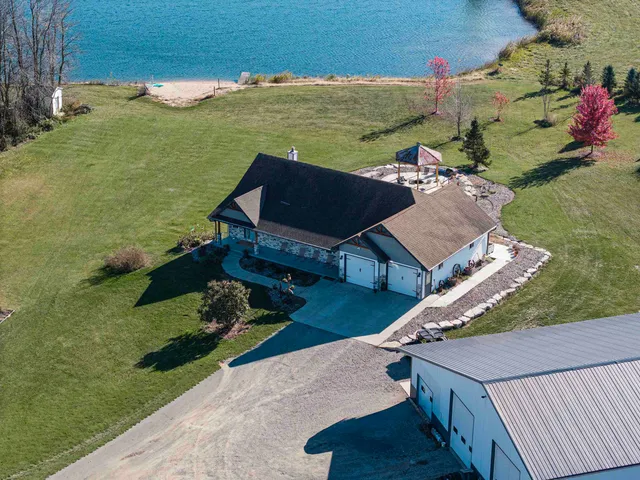 $670,000 | N2636 Sumac Road, Pulaski, WI 54162