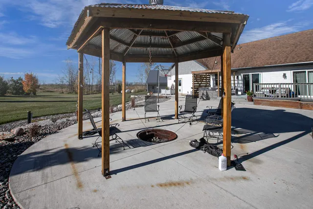 $670,000 | N2636 Sumac Road, Pulaski, WI 54162