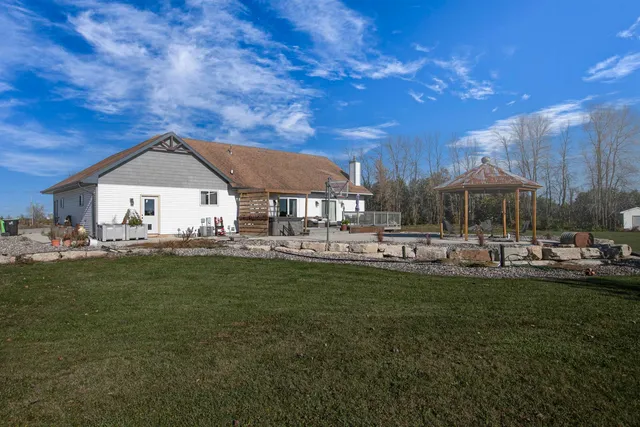 $670,000 | N2636 Sumac Road, Pulaski, WI 54162