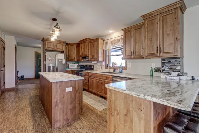 $670,000 | N2636 Sumac Road, Pulaski, WI 54162