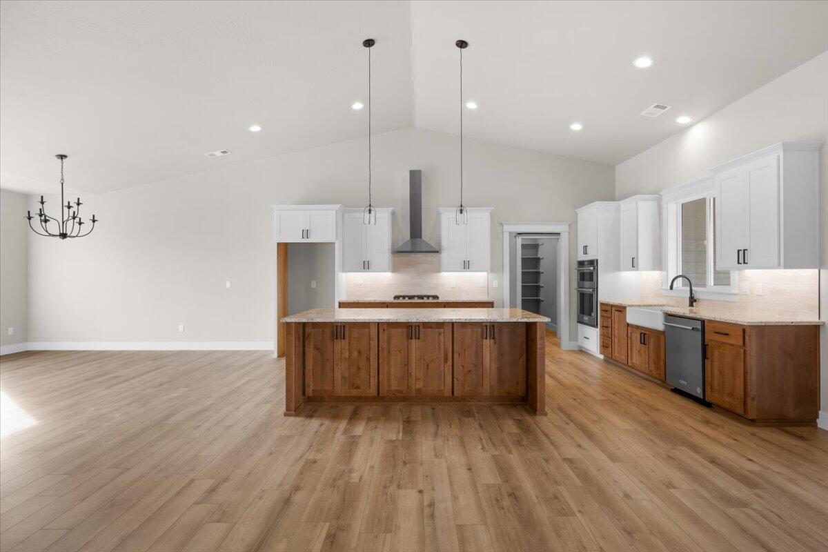 1757 River Run Street Central Point, OR 97502 - Photo 15 of 52 14-CI_0346