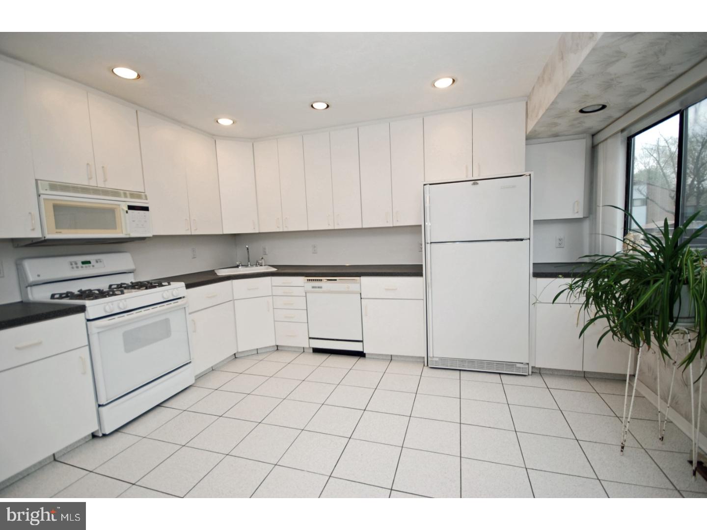 555 Fairfield Road East Windsor, NJ 08520 - Photo 5 of 18 Gallery Image 5
