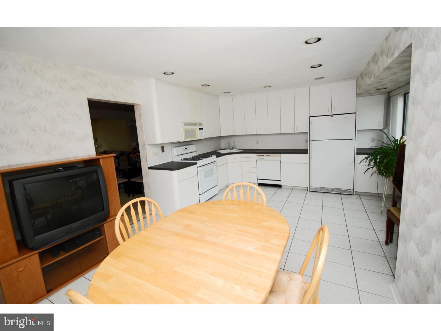 555 Fairfield Road East Windsor, NJ 08520 - Photo 6 of 18 Gallery Image 6