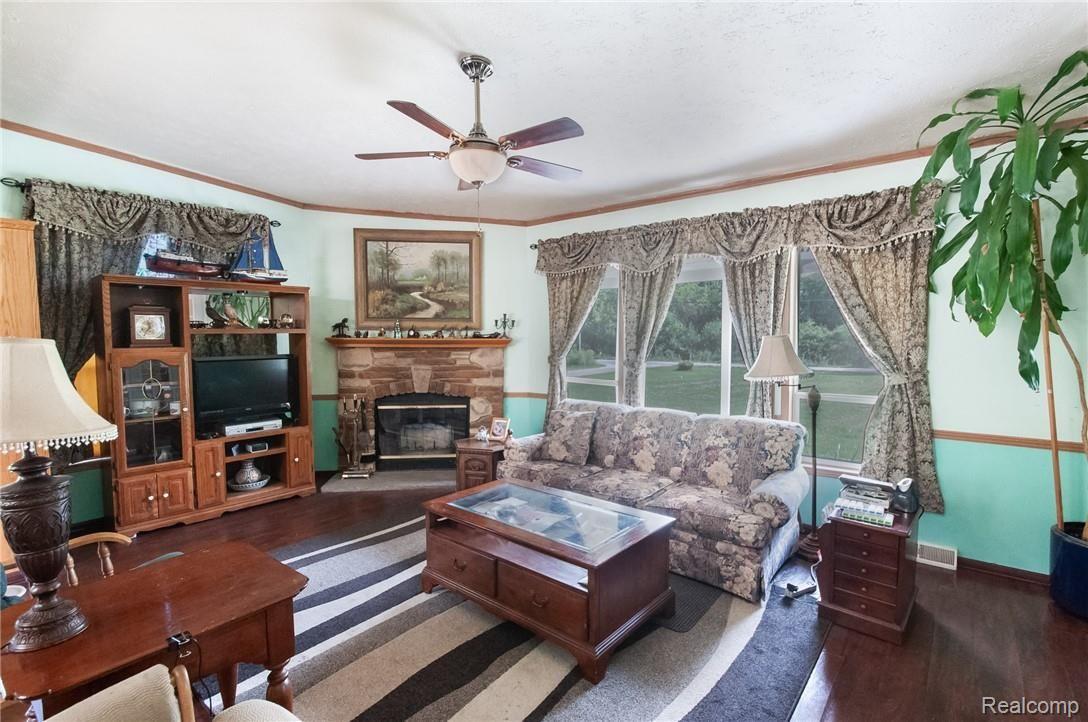 46030 Arkona Road Belleville, MI 48111 - Photo 13 of 36 ArkonaRd_46030_BreakfastRoom_01.jpg