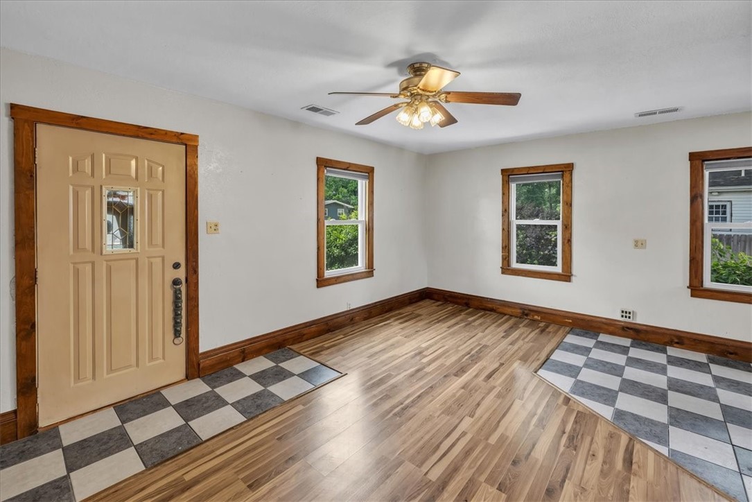 3320 Chestnut Avenue Decatur, IL 62521 - Photo 5 of 26
