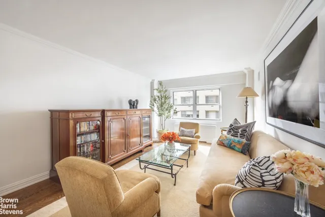 $1,800,000 | 27 East 65th Street, Unit 9DE | Lenox Hill
