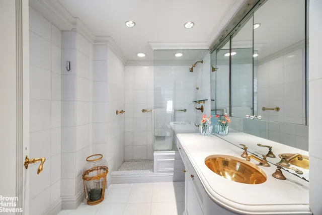 $1,800,000 | 27 East 65th Street, Unit 9DE | Lenox Hill