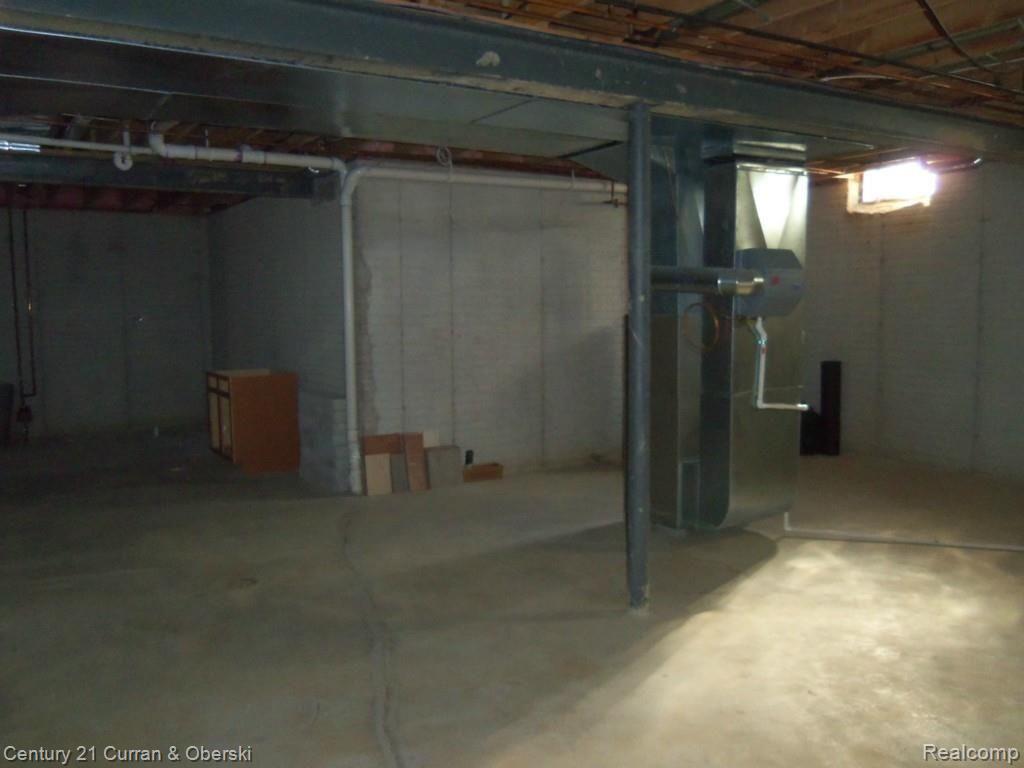 9560 Crown Ridge Road White Lake, MI 48386 - Photo 20 of 23 9560 Crown Ridge 022.jpg