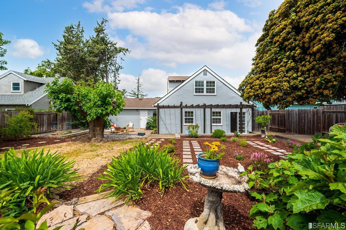 1306 Cape Cod Way Concord, CA 94521 - Photo 29 of 32
