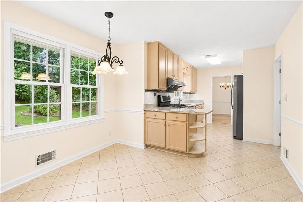 1683 Oak Ridge Circle Southwest Stone Mountain, GA 30087 - Photo 15 of 41 Gallery Image 15