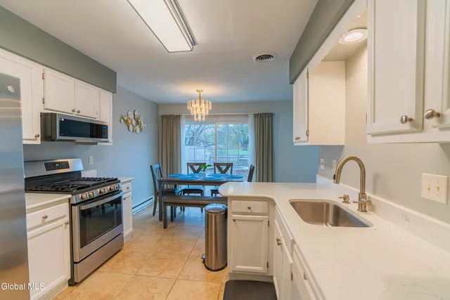 $2,100 | 4 Tompion Lane, Saratoga Springs, NY 12866