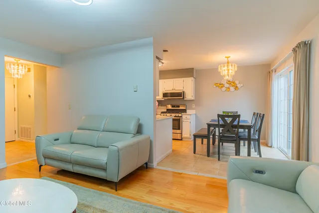 $2,100 | 4 Tompion Lane, Saratoga Springs, NY 12866