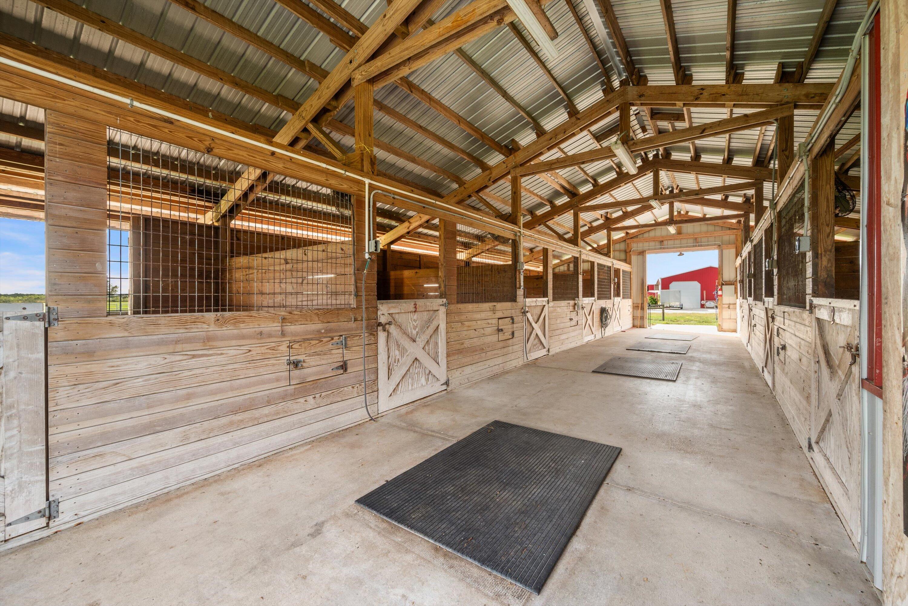 9501 Southwest Fox Brown Road Indiantown, FL 34956 - Photo 27 of 45 Barn
