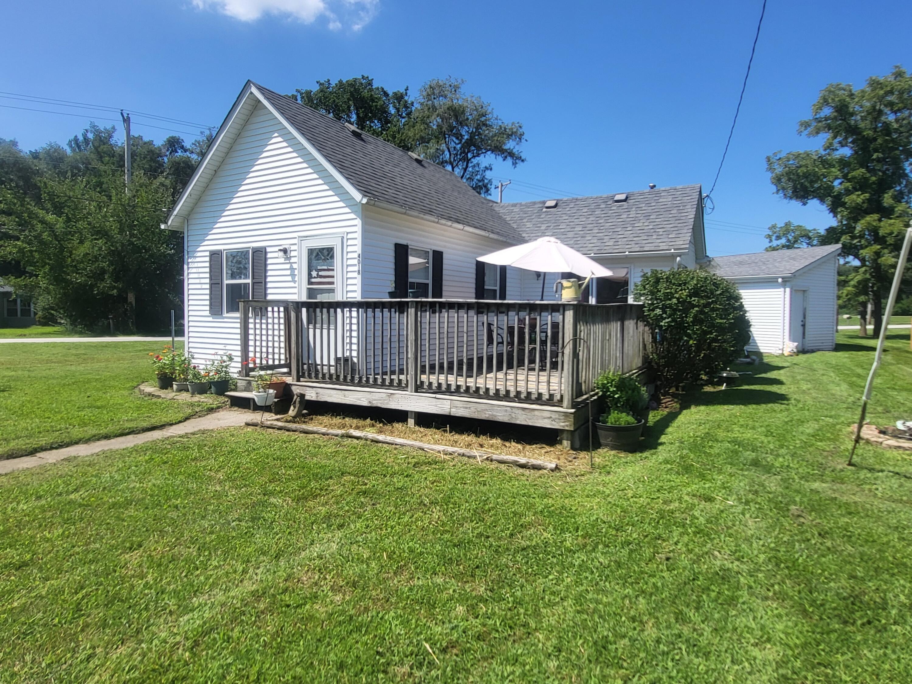 4018 East Kellar Street DeMotte, IN 46310 - Photo 1 of 17 3000x2250
