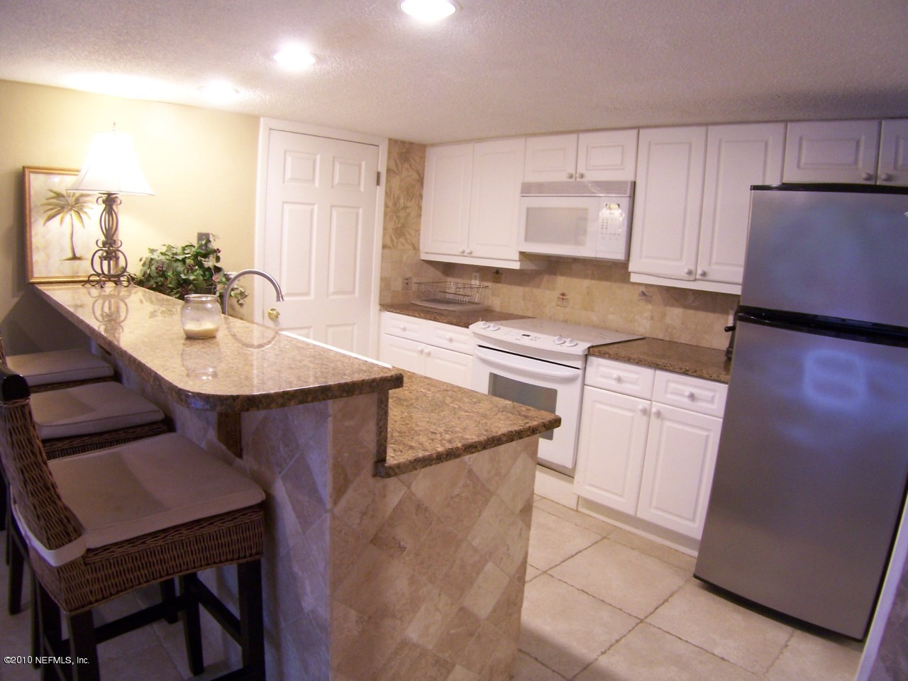 2277 Seminole Road, Unit K Atlantic Beach, FL 32233 - Photo 4 of 13 kitchen