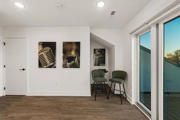 $999,999 | 2907-2911 Forest Avenue, Kansas City, MO 64109