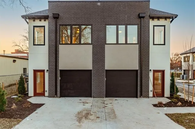 $999,999 | 2907-2911 Forest Avenue, Kansas City, MO 64109