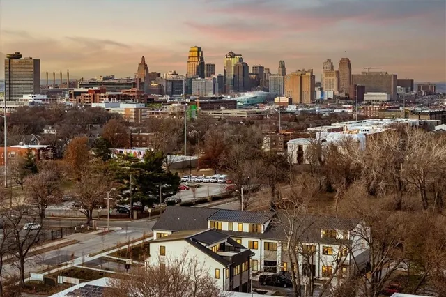 $999,999 | 2907-2911 Forest Avenue, Kansas City, MO 64109