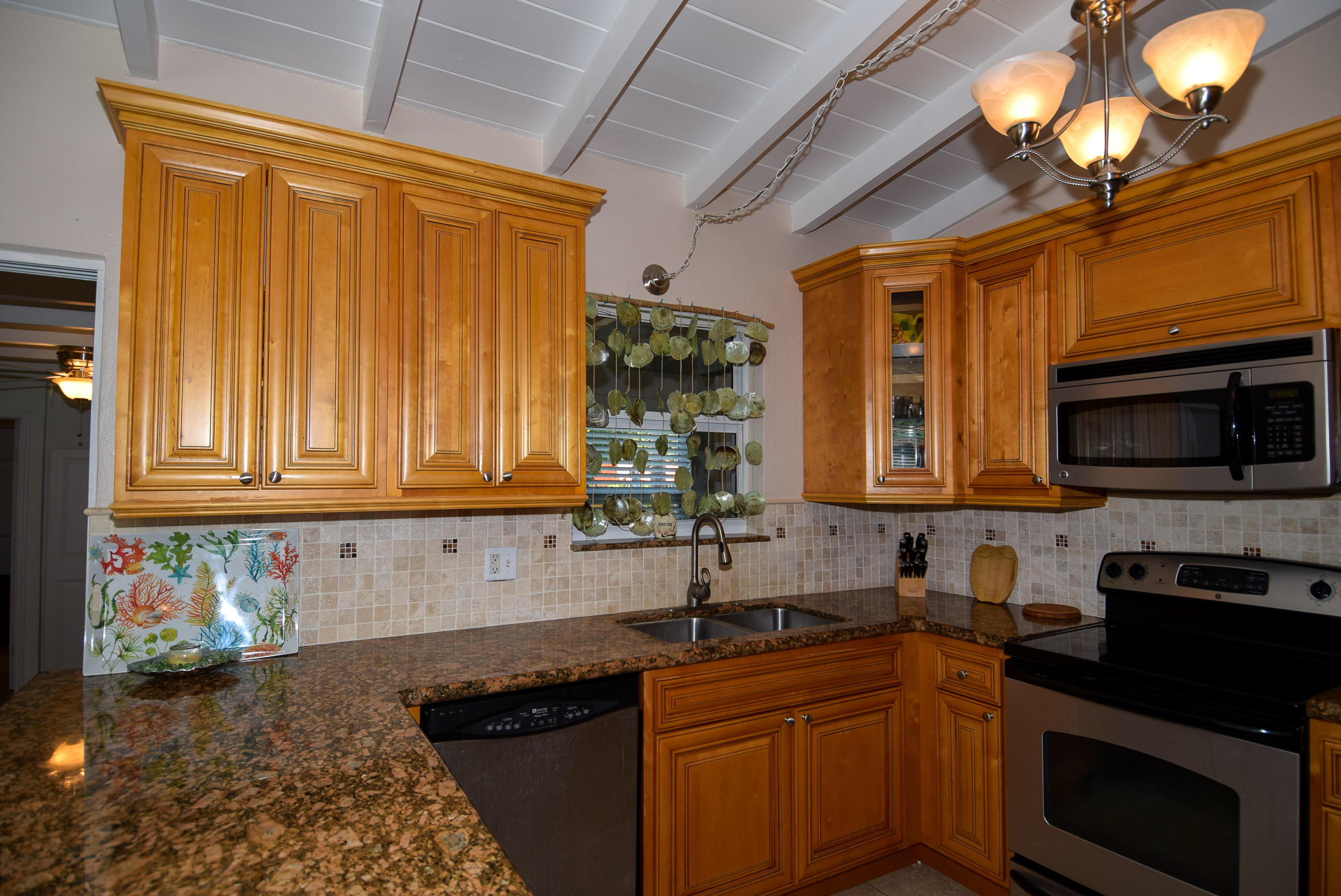 7 North End Road Key Largo, FL 33037 - Photo 5 of 46 5