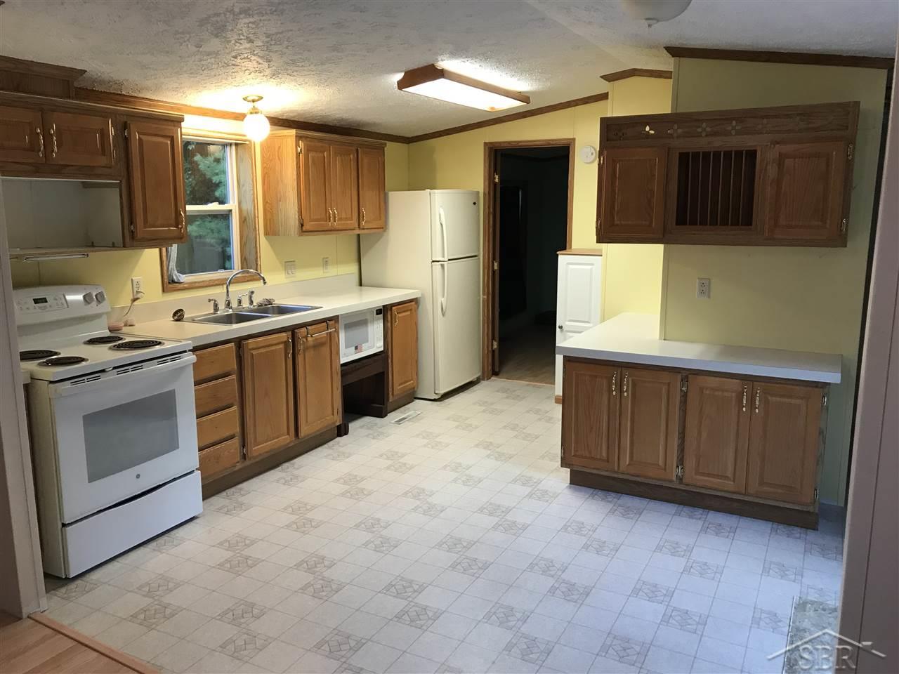 441 North 9 Mile Road Midland, MI 48640 - Photo 4 of 20 31358927-3.JPG