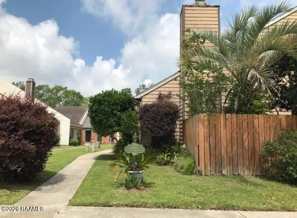 $1,300 | 105 Williamsburg Circle, Unit B, Lafayette, LA 70508