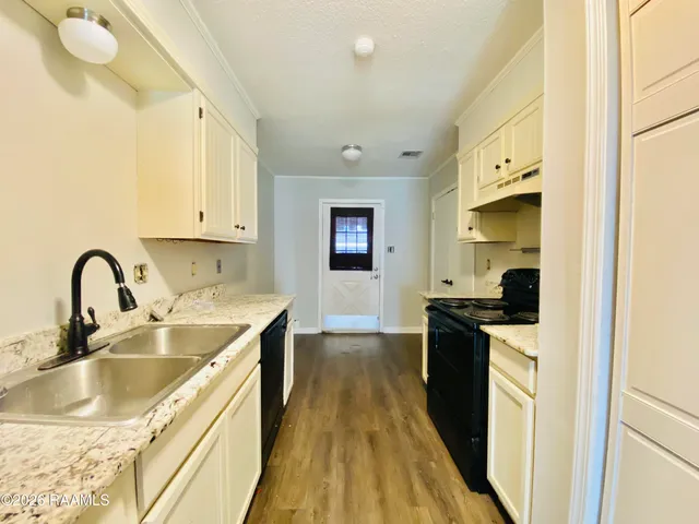 $1,300 | 105 Williamsburg Circle, Unit B, Lafayette, LA 70508