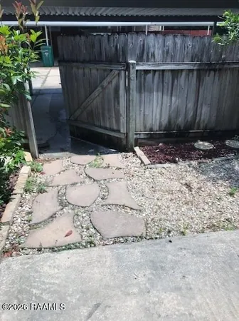 $1,300 | 105 Williamsburg Circle, Unit B, Lafayette, LA 70508