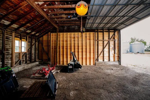 $685,000 | 3853 91st Avenue Southeast, Jamestown, ND 58401