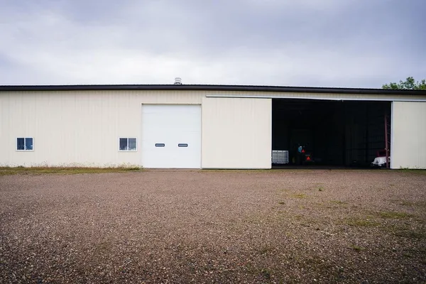 $685,000 | 3853 91st Avenue Southeast, Jamestown, ND 58401