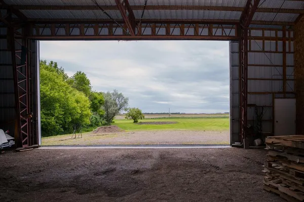 $685,000 | 3853 91st Avenue Southeast, Jamestown, ND 58401