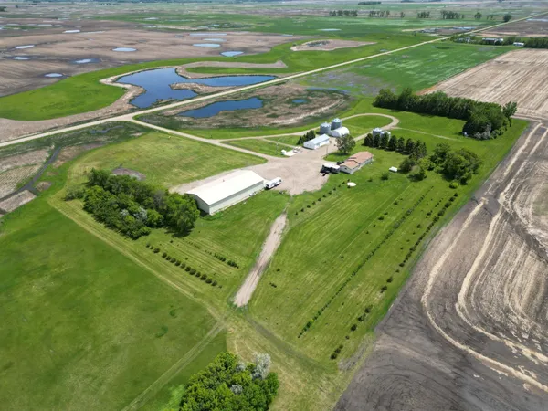 $685,000 | 3853 91st Avenue Southeast, Jamestown, ND 58401